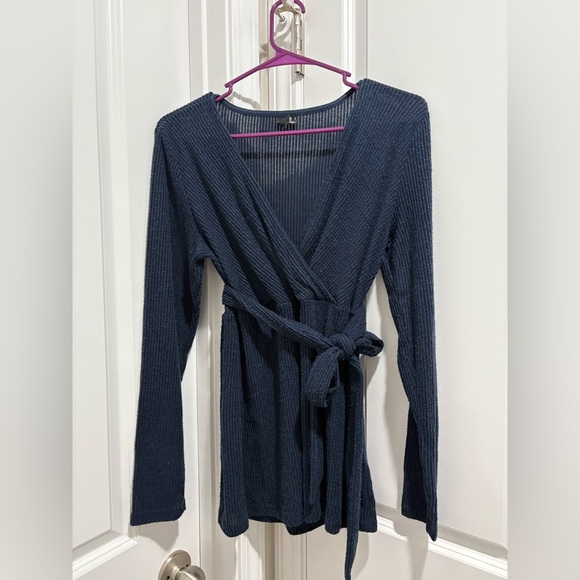 Vero Moda Navy Ribbed V-Neck Maternity Blouse - Picture 3 of 5